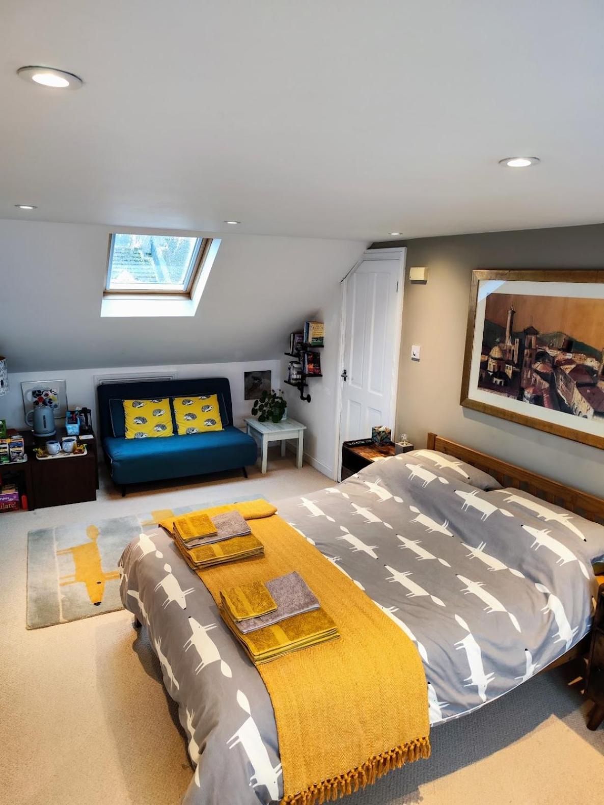 Large Light Loft Room - En Suite Brighton Exterior photo